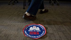 إدانة زوجة مرشح الكونجرس في ولاية أيوا في مخطط تزوير الناخبين لعام 2020