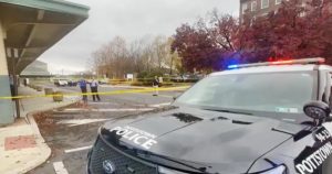 اتُهم صبي بنسلفانيا يبلغ من العمر 15 عامًا بأنه بالغ بإطلاق النار على رجل بلا مأوى في وجهه