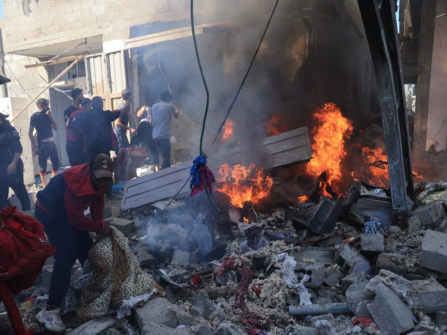 وول ستريت جورنال: أميركا تحث إسرائيل على تأجيل عملياتها البرية بجنوب غزة