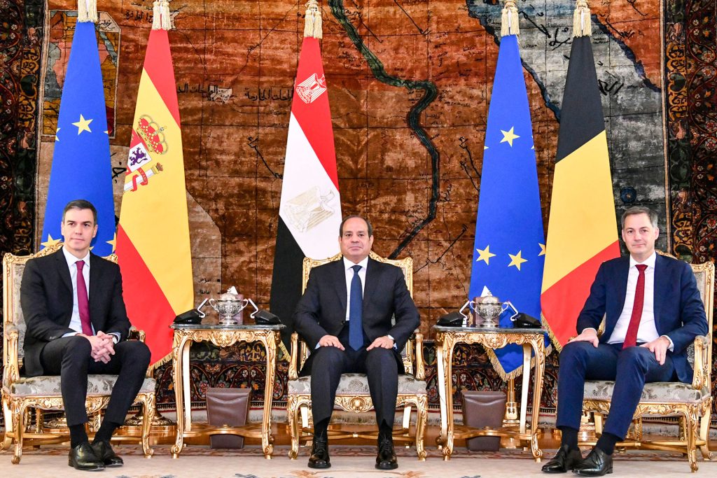 السيسي يدعو لإقامة مناطق آمنة لإيواء النازحين في غزة