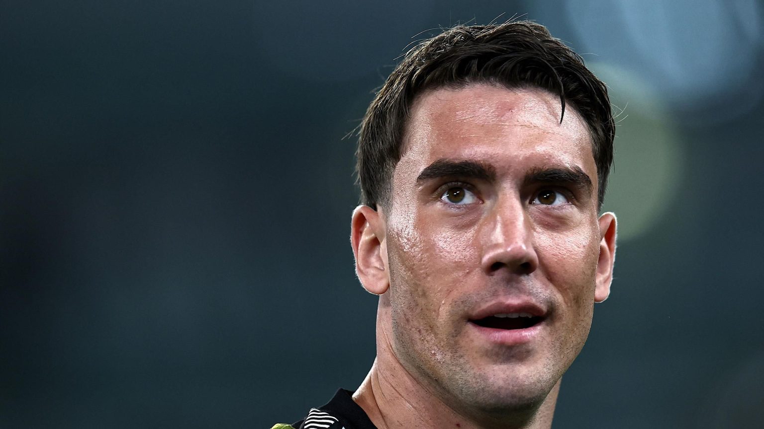 أرسنال يمنح الأولوية لمهاجم يوفنتوس دوسان فلاهوفيتش بقيمة 50 مليون جنيه إسترليني في نافذة الانتقالات لشهر يناير – جولة ورقية