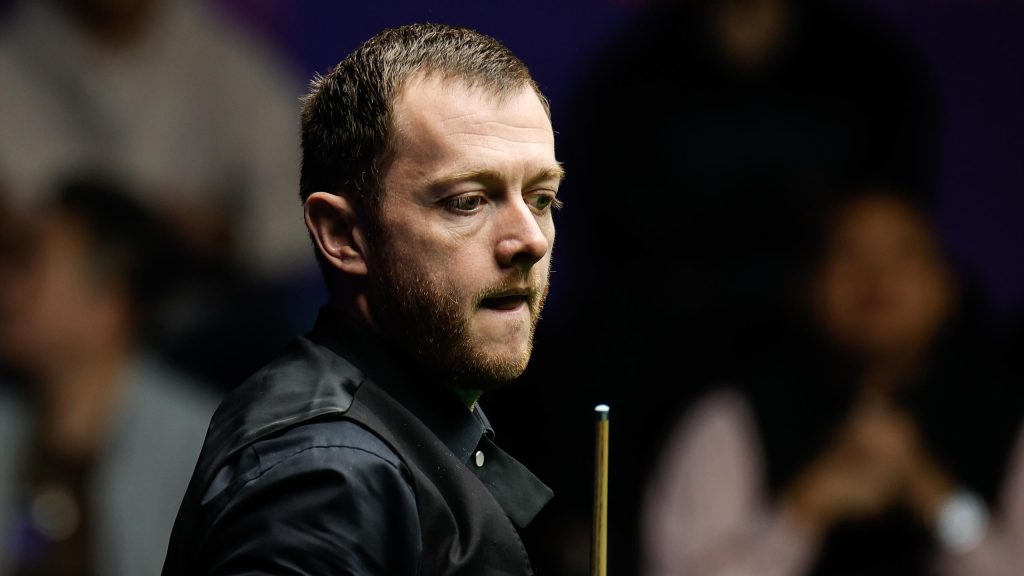 بطل الأبطال 2023: تأهل مارك ألين إلى الدور نصف النهائي بعد فوزه الساحق على علي كارتر