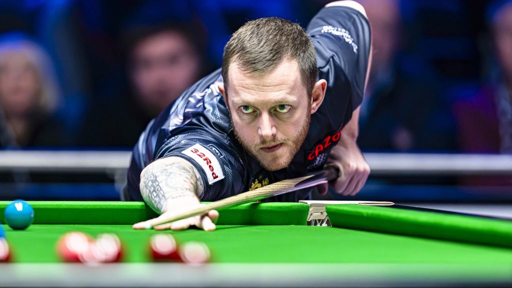 بطل السنوكر للأبطال: مارك ألين يتغلب على جون هيغينز ليحجز مكانه في النهائي ضد جود ترامب