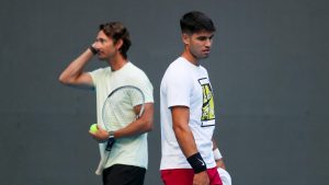 يقول المدرب خوان كارلوس فيريرو إن كارلوس الكاراز “عليه أن يتعلم عالم التنس في الفترة من يناير إلى نوفمبر”.