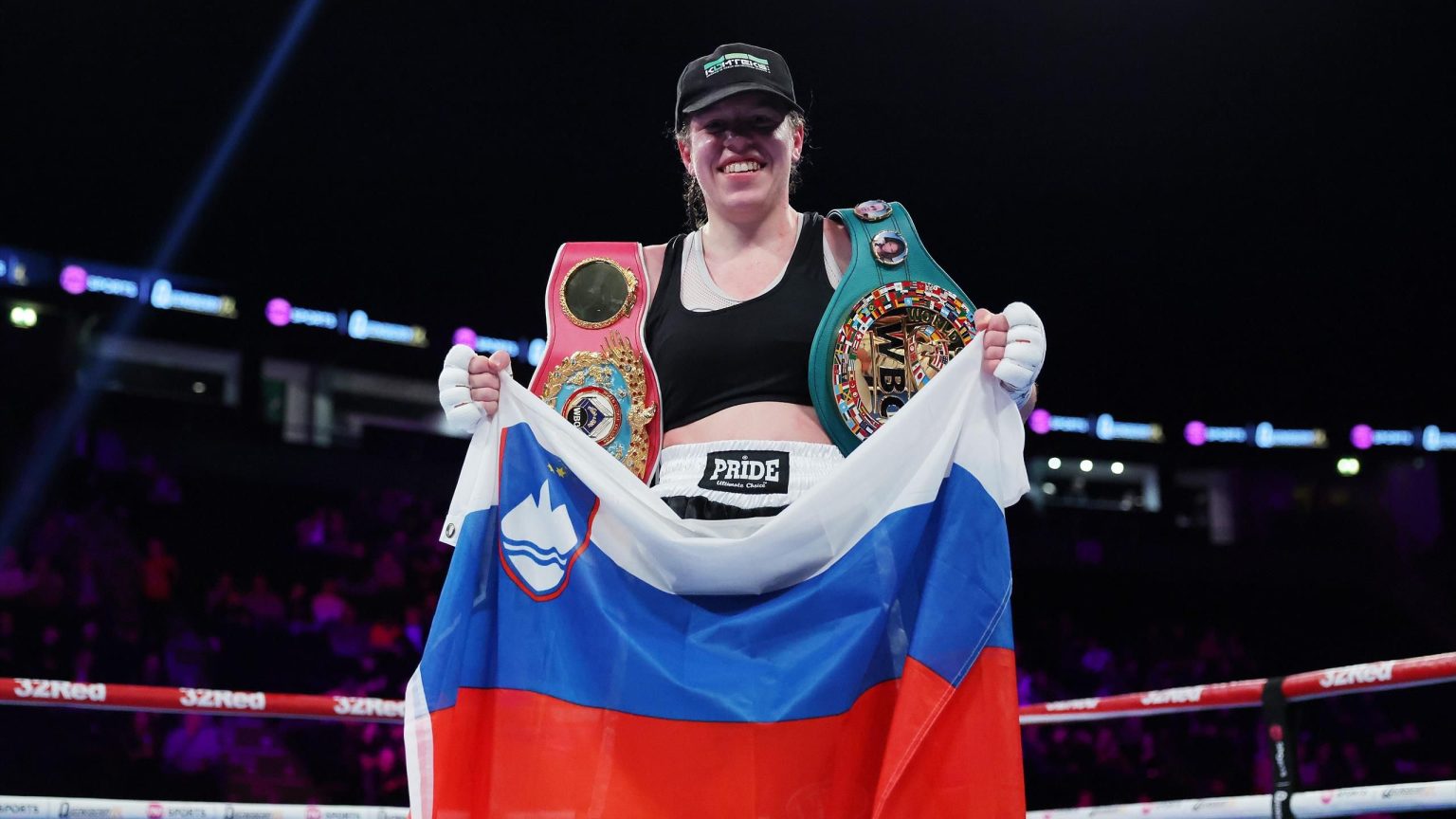 أصبح كوزين بطل وزن الوسط الفائق الموحد الجديد بفوزه على رانكين