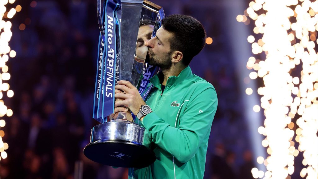 لن يعتزل نوفاك ديوكوفيتش حتى يبدأ كارلوس الكاراز ويانيك سينر وهولجر رون في ركل مؤخرتي.