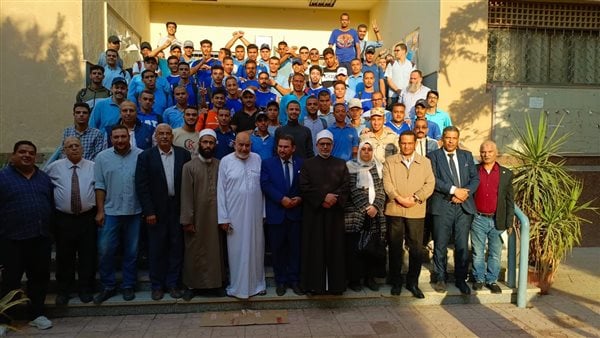 رئيس جامعة الأزهر يتابع أعمال التجهيز والإعداد لقافلة المساعدات الإنسانية للأشقاء بغزة