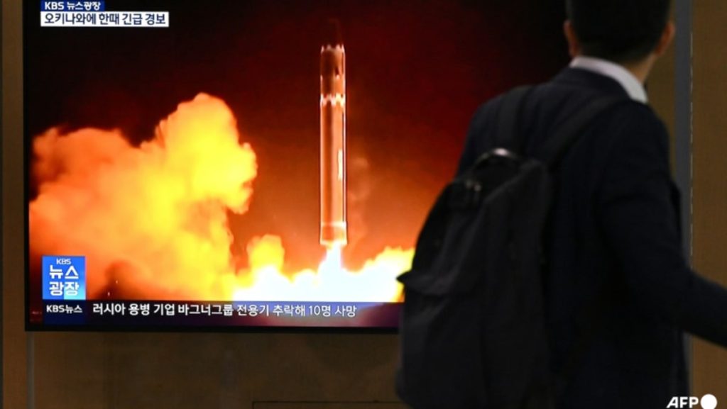 كوريا الجنوبية تحذر كوريا الشمالية من إلغاء خطط إطلاق قمر صناعي للتجسس