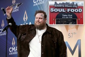 يدفع جيلي رول 1000 دولار مقابل “ملابس عيد الشكر” المفضلة لديه بعد أن نسي الطلب – مع بعض المساعدة من TikTok، مطعم Nashville BBQ المفضل