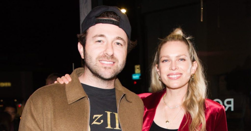 إيرين فوستر حامل وتنتظر الطفل رقم 1 من زوجها سيمون تيخمان