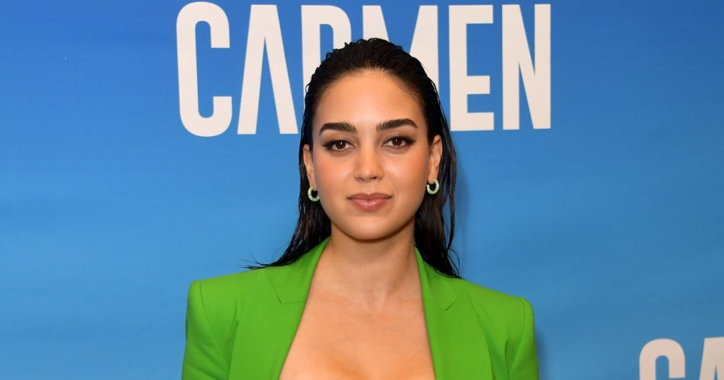 ميليسا باريرا تخرج عن صمتها بعد طردها من فيلم “Scream VII”: “أدين الكراهية”