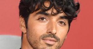 يتفاعل نجم فيلم “Kissing Booth” تايلور زاخار بيريز مع انتقاد جاكوب إلوردي لثلاثية Netflix: إنه “عار”