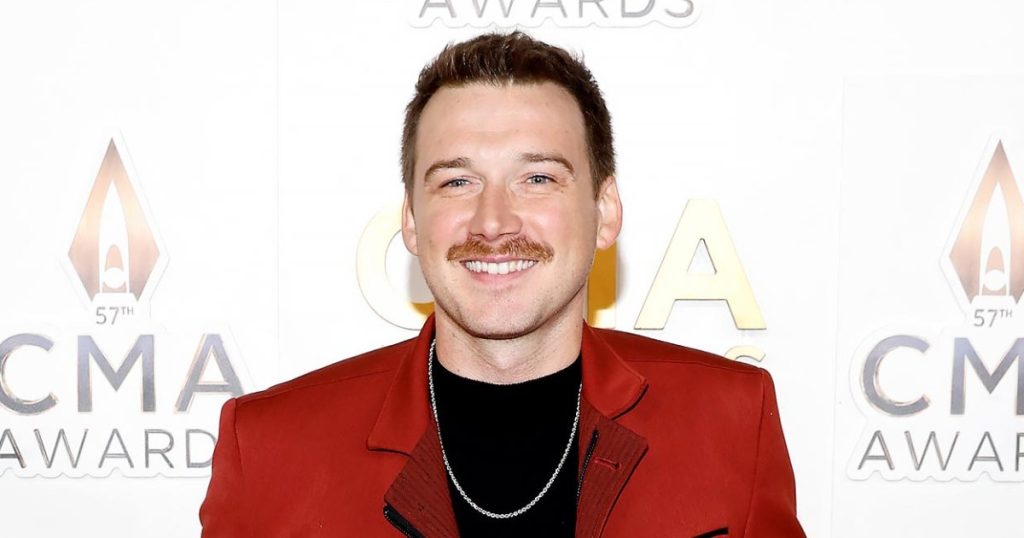 يؤدي Morgan Wallen أغنية “98 Braves” من ملعب Atlanta Braves في حفل توزيع جوائز Billboard Music Awards لعام 2023