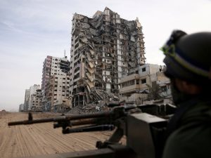 بسبب “خدمة العدو”.. وزير إسرائيلي يدعو لمعاقبة صحيفة هآرتس