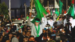بلومبيرغ: تصاعد الدعم لحماس بالضفة يقوّض محاولة نتنياهو لسحقها