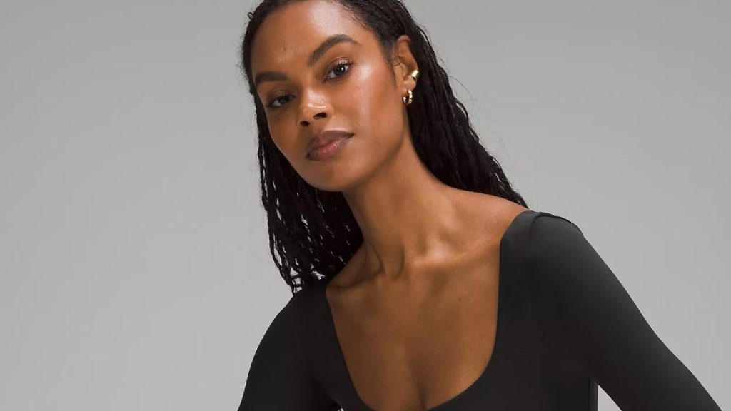 24 من أفضل الملابس الداخلية التي تعتبر عنصرًا أساسيًا مريحًا وأنيقًا في فصل الشتاء