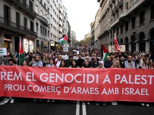 مدوّن بميديا بارت: نتنياهو يعودنا على عالم يسود فيه قانون الغاب