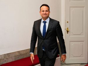 وزير خارجية إسرائيل يهاجم رئيس وزراء أيرلندا بسبب تغريدة