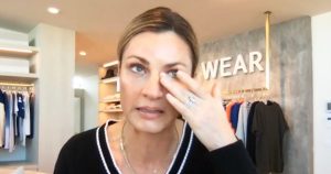 تتذكر إيرين أندروز عاطفيًا عندما اتصلت بوالديها بشأن قيام مطارد بتسجيلها