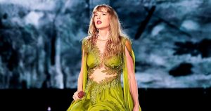 والد تايلور سويفت أحد المعجبين الذي توفي في حفل “Eras” ينعي ابنته: “لا توجد كلمات للتعبير عن ألمي”