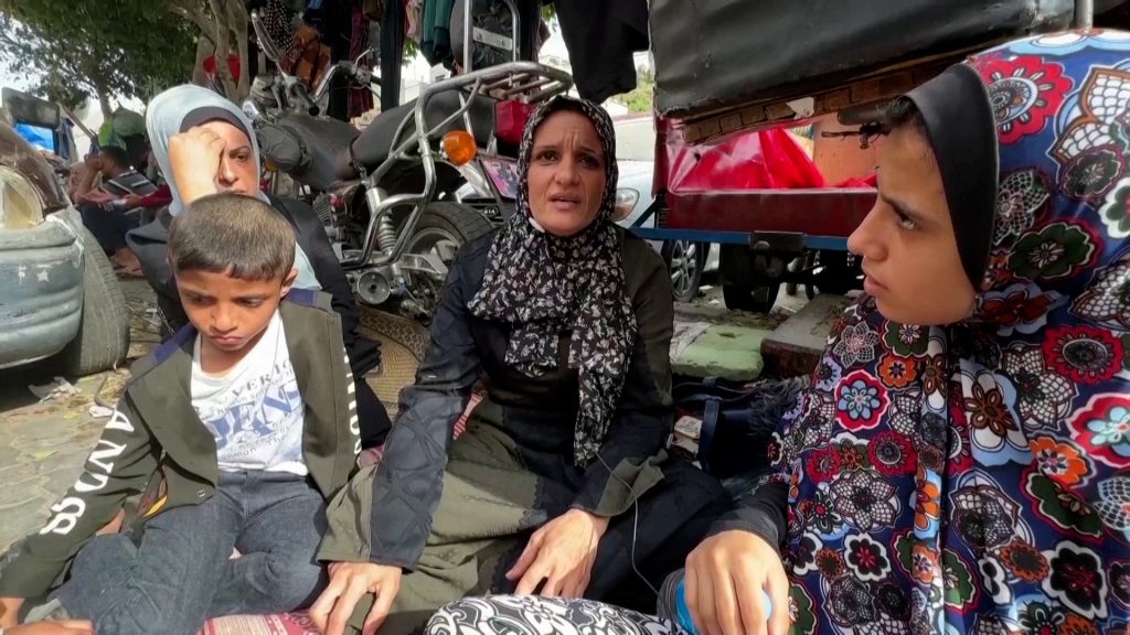 ظنناه آمنا.. معاناة أسرة غزّية نزحت من مستشفى إلى آخر