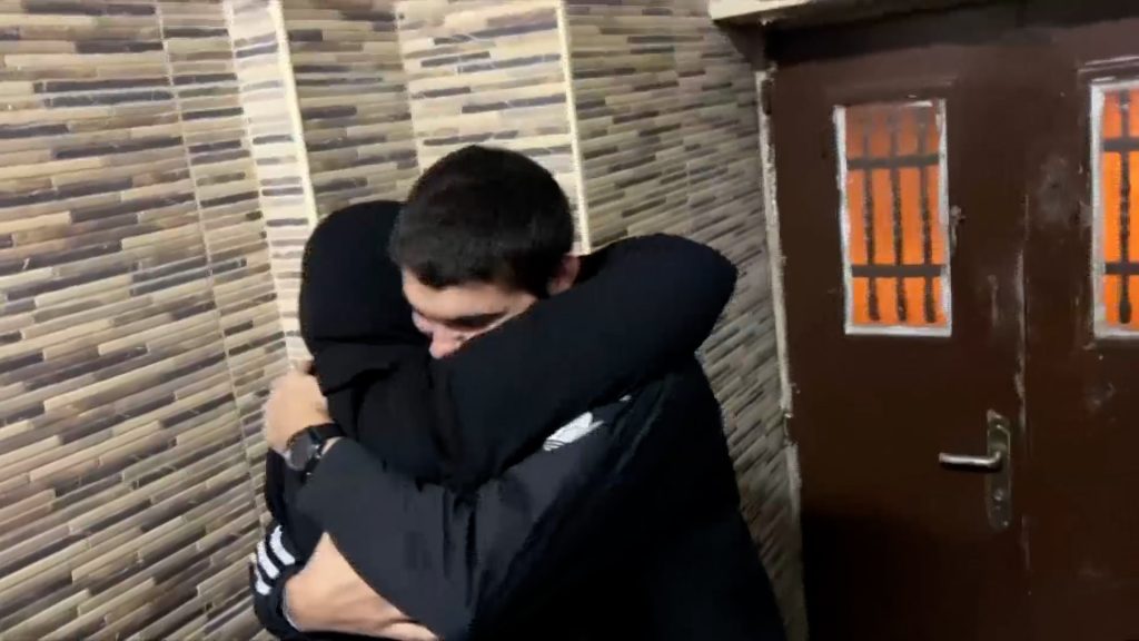 إسرائيل تفرج عن 39 طفلا أسيرا فلسطينيا واعتداءات تستهدف مستقبليهم