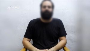 القسام تنشر رسالة مصورة لأسير إسرائيلي قتل الاحتلال زوجته وطفليه