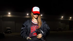 ريهانا تهز هذا الاتجاه المثير للجدل في فيغاس