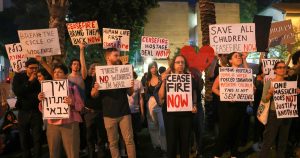 لقد وصلت سياسة الفصل العنصري في جنوب أفريقيا إلى نقطة اللاعودة، وسوف تفعل إسرائيل ذلك أيضاً