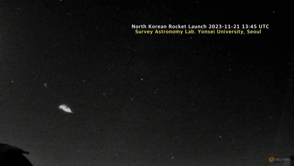 أظهر مقطع فيديو أن منصة الصواريخ الكورية الشمالية انفجرت بعد إطلاق القمر الصناعي