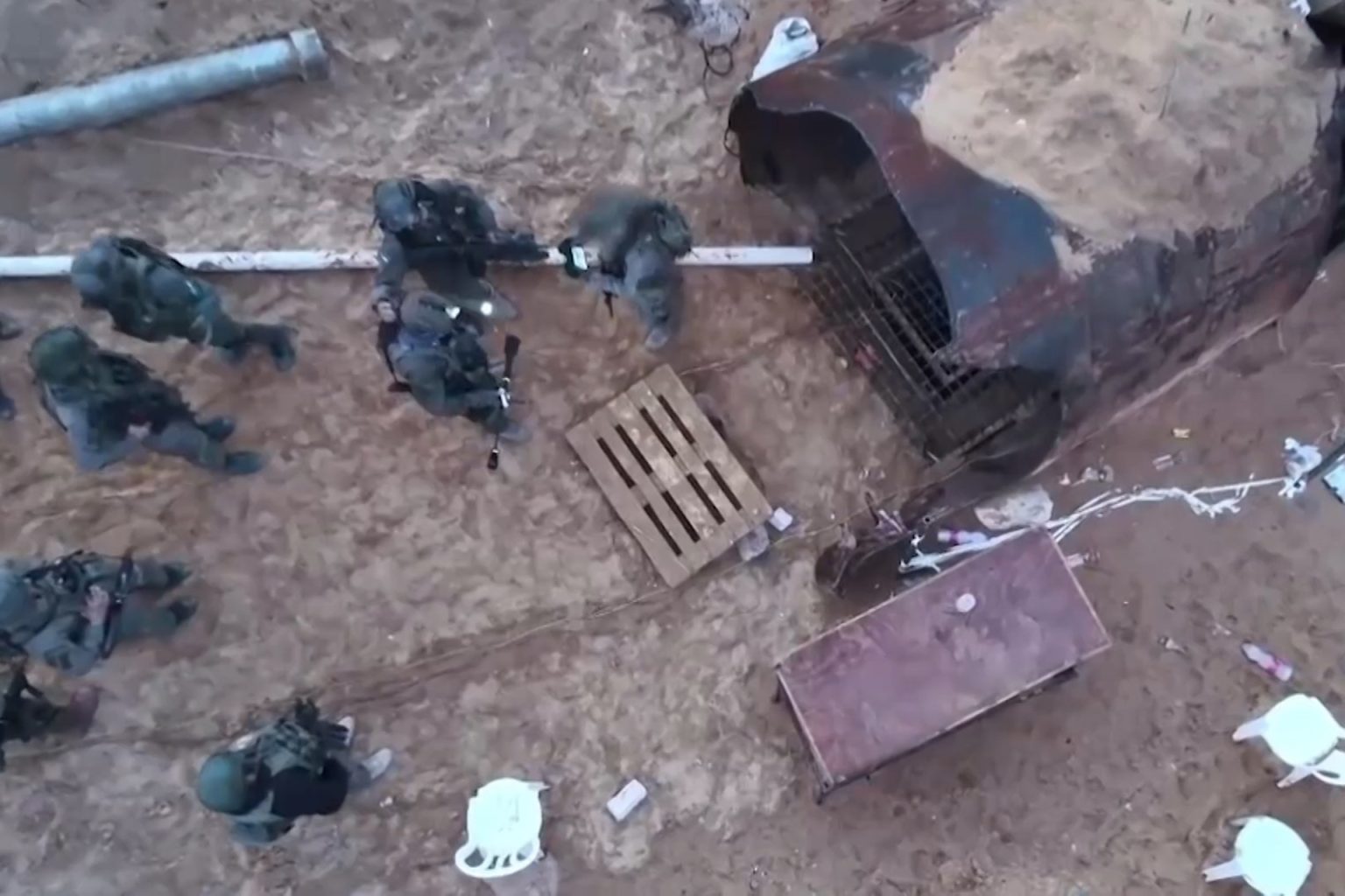 الاحتلال يكشف عن جزء من شبكة “أنفاق عملاقة” شمال غزة