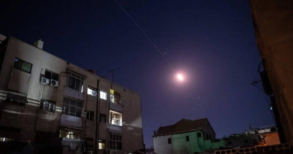 إسرائيل تشن ضربات جوية في محيط دمشق