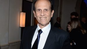 يقول مايكل ميلكن إن بنك الاحتياطي الفيدرالي لن يتحرك مبكرًا جدًا وسيخاطر بتضخم هائل كما حدث في السبعينيات