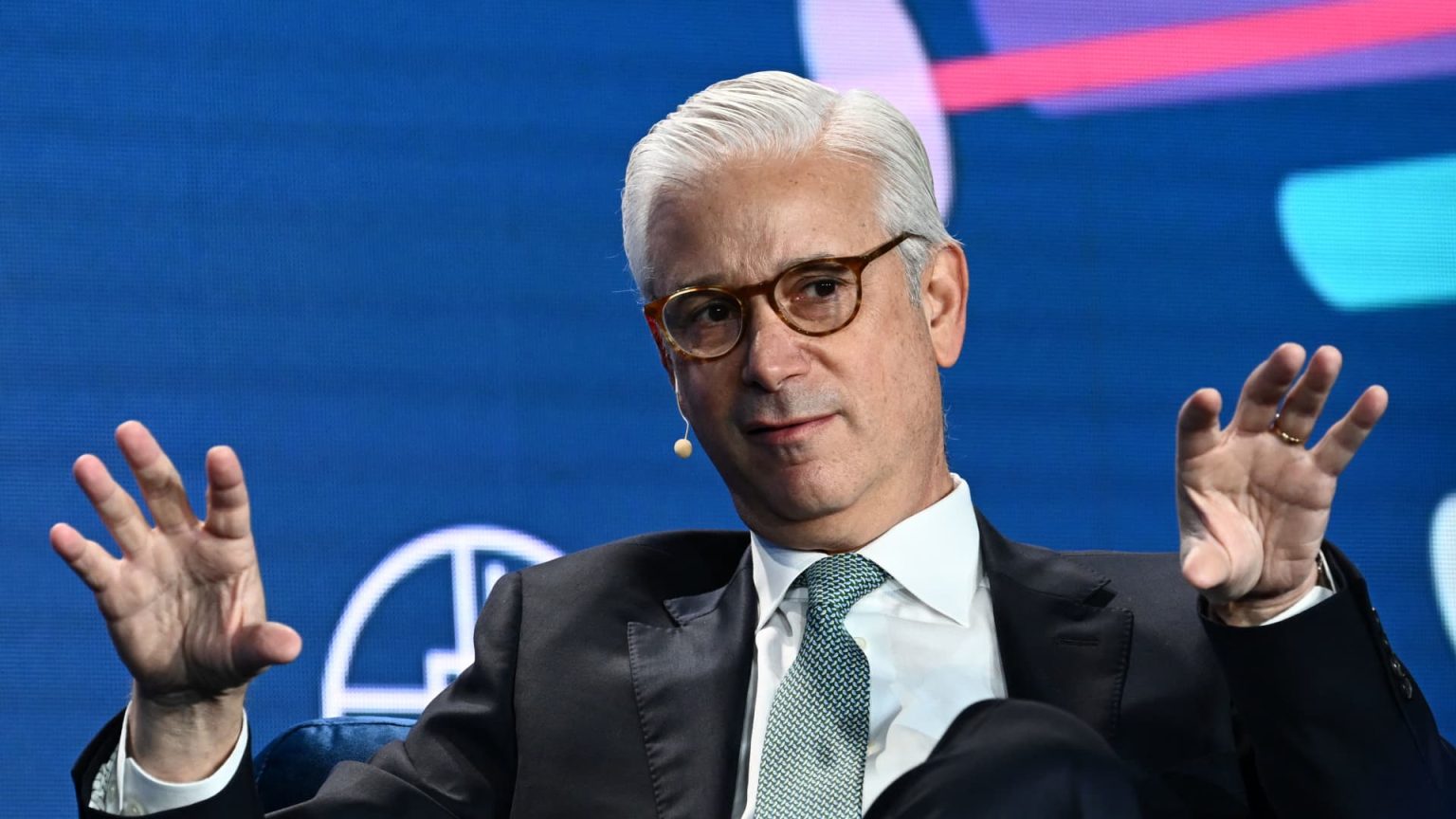 يحذر الرئيس التنفيذي لشركة Wells Fargo من تكاليف إنهاء الخدمة التي تبلغ حوالي مليار دولار في الربع الرابع مع اقتراب تسريح العمال