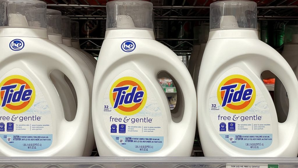 نحن نرى ضعفًا في أسهم شركة Procter & Gamble بعد إعادة الهيكلة في بعض الأسواق باعتباره رد فعل مبالغًا فيه