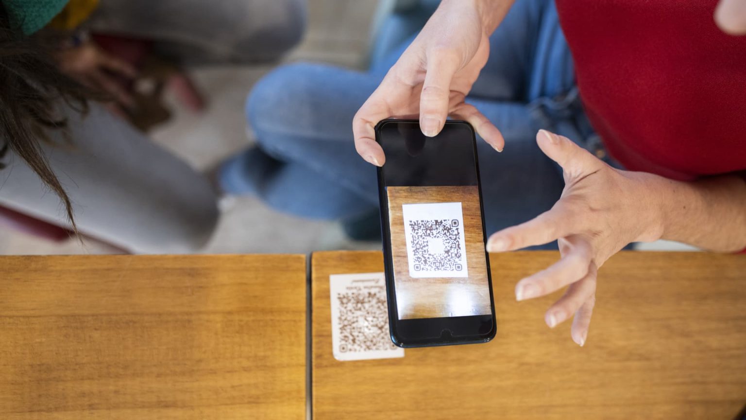 تحذر لجنة التجارة الفيدرالية (FTC) من أن رموز QR قد تكون بوابة لسرقة الهوية
