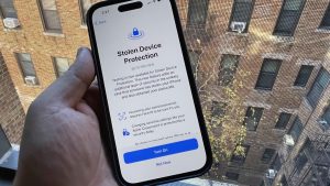 تقدم Apple وضع أمان iPhone جديدًا للحماية من رموز المرور المسروقة