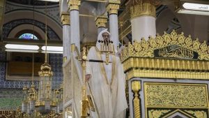 خطيب المسجد النبوي: الله خلق الإنسان متقلب الأطوار تعصف به الحياة