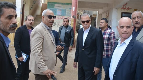 محافظ القليوبية يقيل مدير مدرسة خلال جولته لمتابعة الاستعدادات النهائية للانتخابات الرئاسية