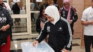 بعثة منتخب مصر للأثقال تدلي بصوتها في الانتخابات الرئاسية بالدوحة |شاهد