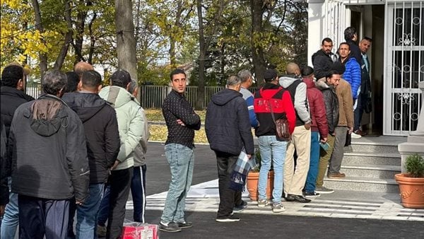 إقبال كثيف من المصريين بأوروبا على التصويت في الانتخابات الرئاسية رغم برودة الطقس