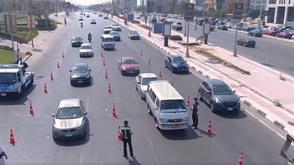 كثافات أعلى كوبري أكتوبر.. تعرف على الحالة المرورية بالطرق والمحاور