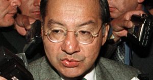 اعتقال سفير أمريكي سابق بتهمة العمل لصالح كوبا منذ عام 1981