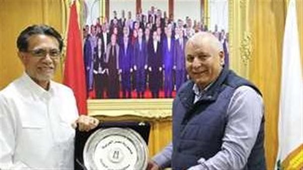 محافظ الوادي الجديد يناقش التعاون في المجالات الاستثمارية مع سفير إندونيسيا