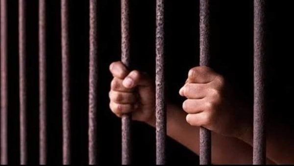 ضبط عصابة الشرطة المزيفة في دمياط الجديدة لسرقتها أموال عامل