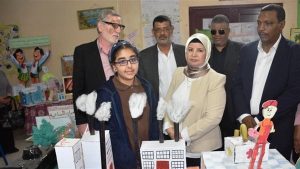 السكرتير العام بأسوان تتفقد المعرض البيئي لمبادرة “صحتنا في بيئتنا” بإدفو