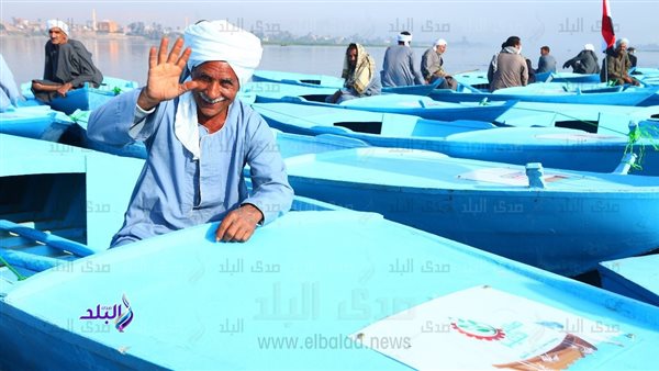 بر أمان.. فرحة غامرة تعلو وجوه 300 صياد بعد تسليمهم مراكب جديدة| شاهد