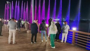 بني سويف تستقبل فوجاً سياحيا على متن باخرة أثناء رحلتها بين القاهرة وأسوان