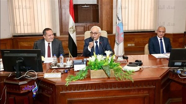 وزير التعليم يوجه الأبنية التعليمية بسرعة إنهاء إجراءات إنشاء 100 مدرسة متميزة