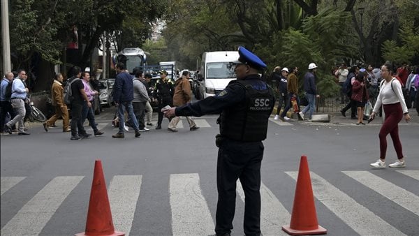 زلزال بقوة 5.8 درجات يهز وسط العاصمة المكسيكية| فيديو